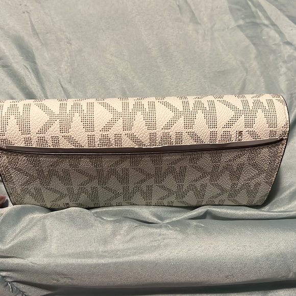 New MK wallet - Picture 3 of 3